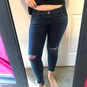 Maternity skinny crops size 8